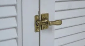 Town Center Locksmith Shop Denver, CO 303-729-3997 - 9-Garage-Door-Locks